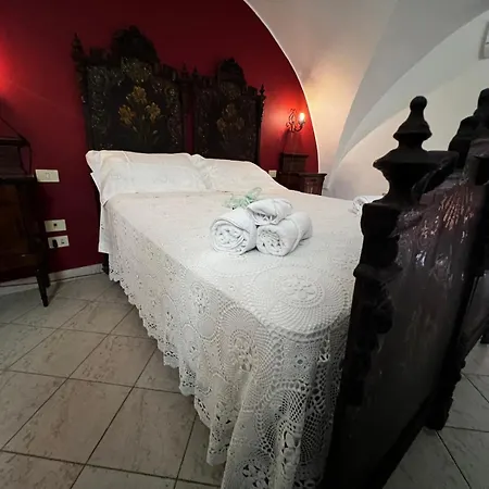 Carmelinas Guest house *
